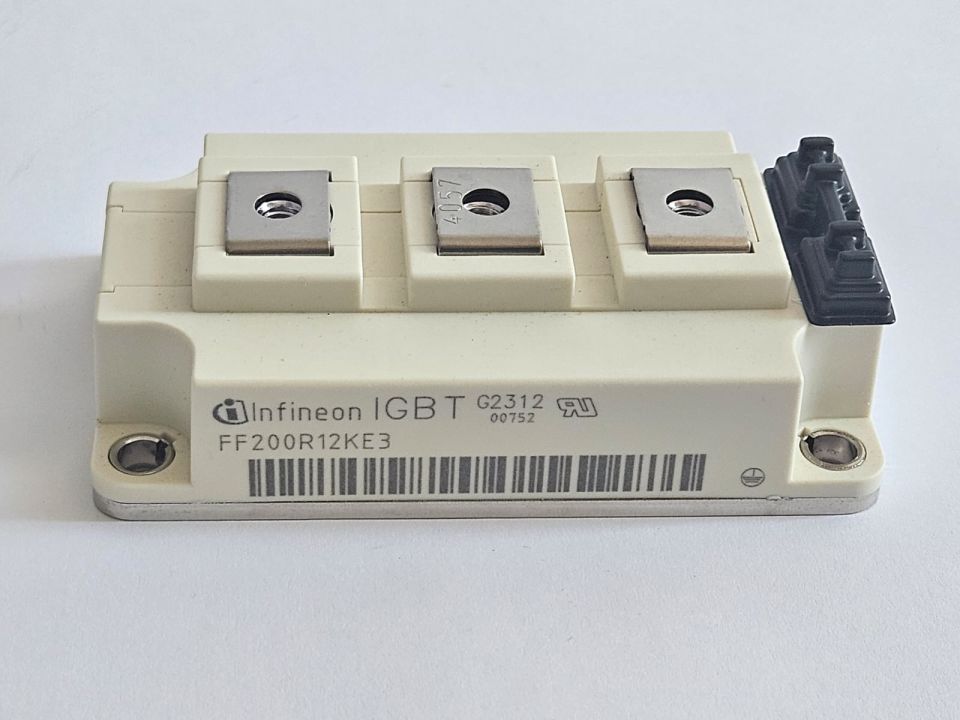 Infineon - FF200R12KE3