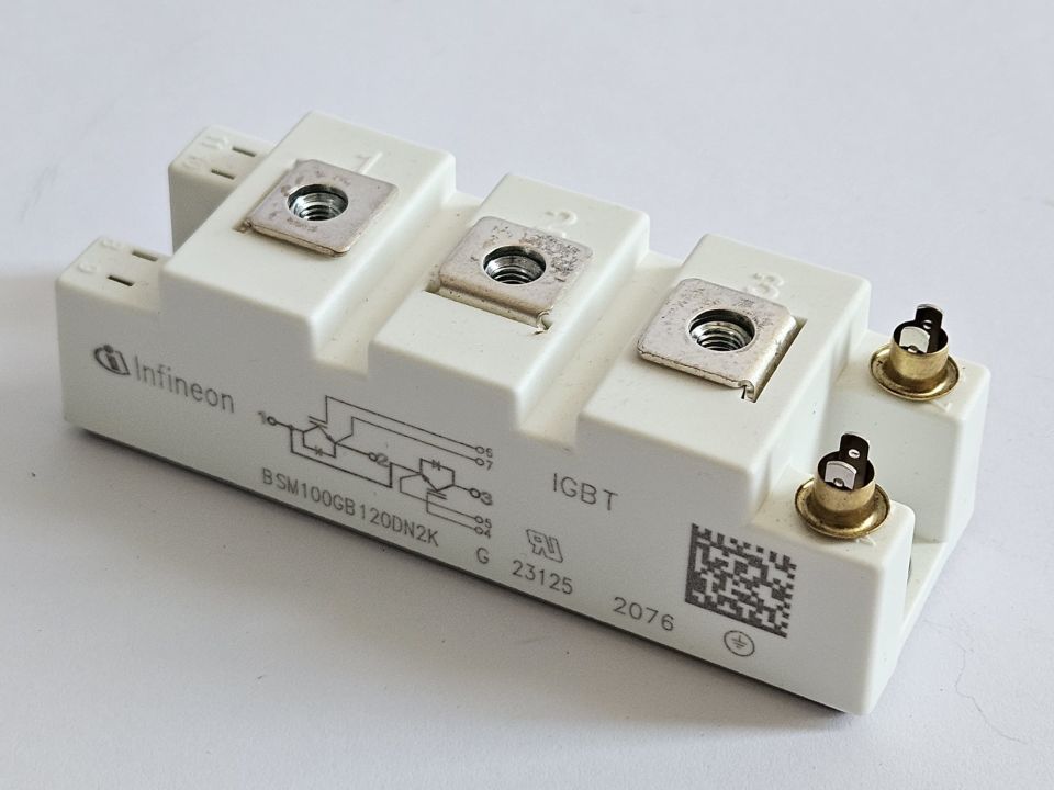 Infineon - BSM100GB120DN2K