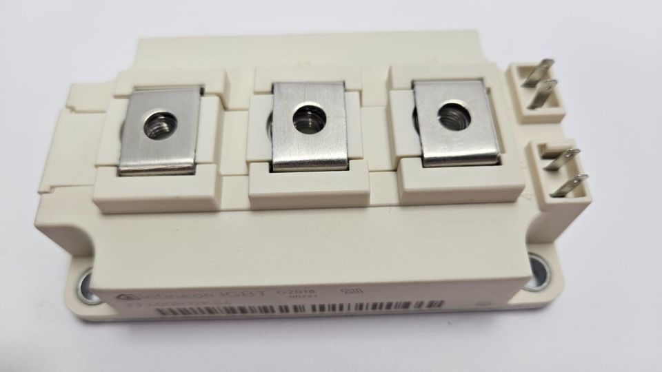 Infineon - FF400R12KS4