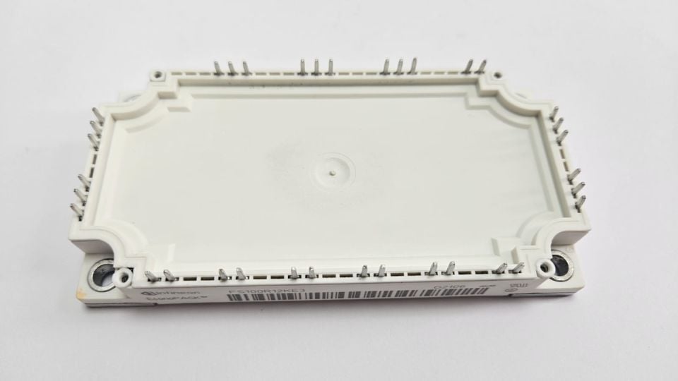 Infineon - FS100R12KE3