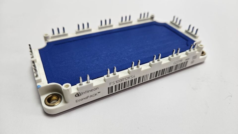 Infineon - FS100R12KS4