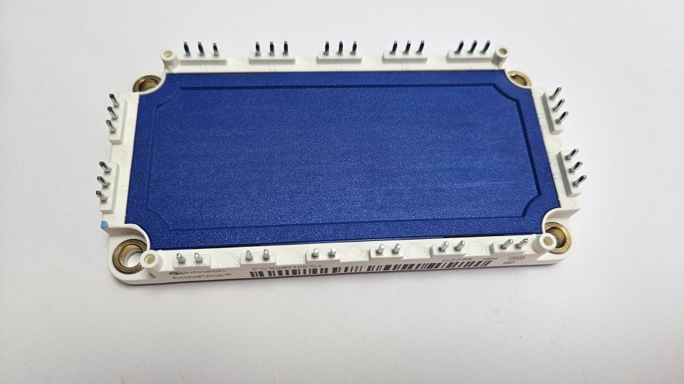 Infineon - FS100R12KS4